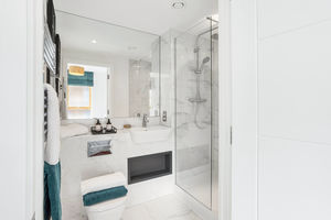 En suite- click for photo gallery
